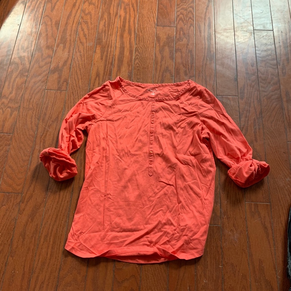 Quarter sleeve shirt